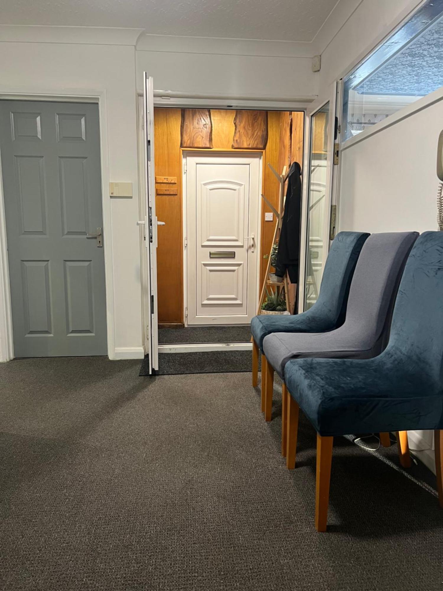 Twin Room At The Bungalow With Shared Shower Room ケタリング エクステリア 写真