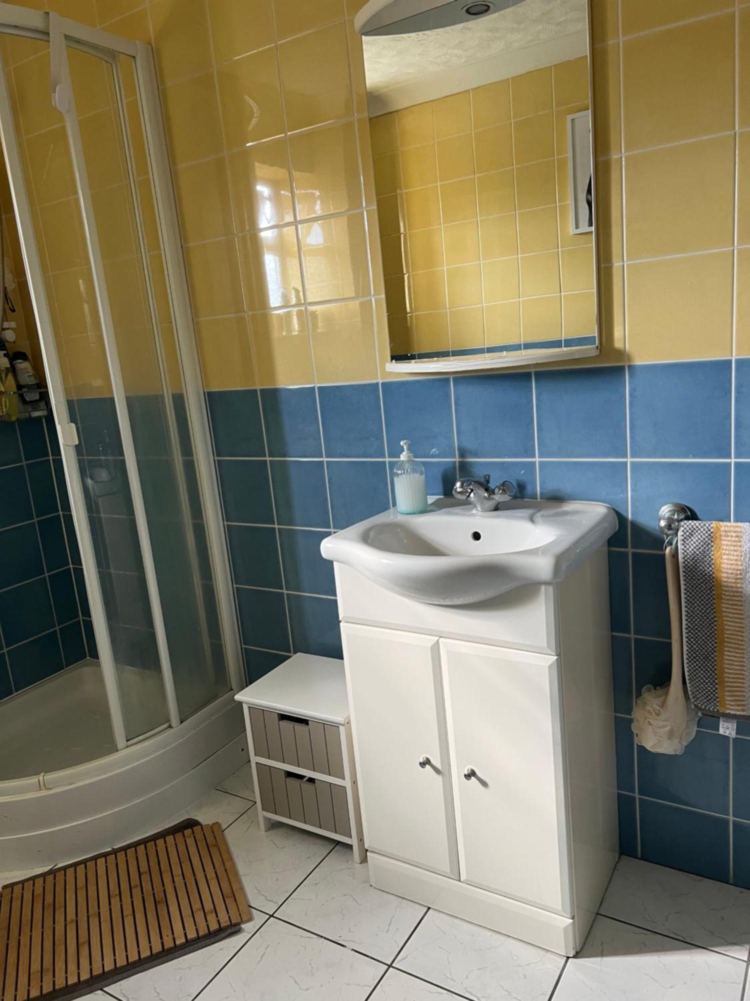 Twin Room At The Bungalow With Shared Shower Room ケタリング エクステリア 写真